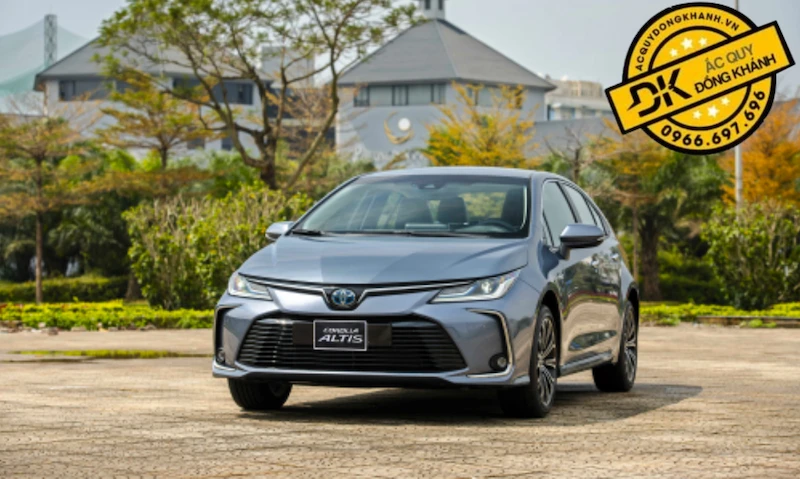 bao lâu nên thay ắc quy cho xe toyota?