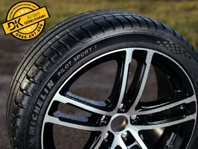 Đặc tính của lốp ô tô Michelin 245/40ZR19 98Y Pilot Sport 5