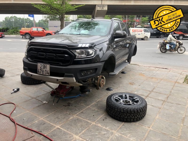 Lắp đặt lốp xe kumho 265/60R18