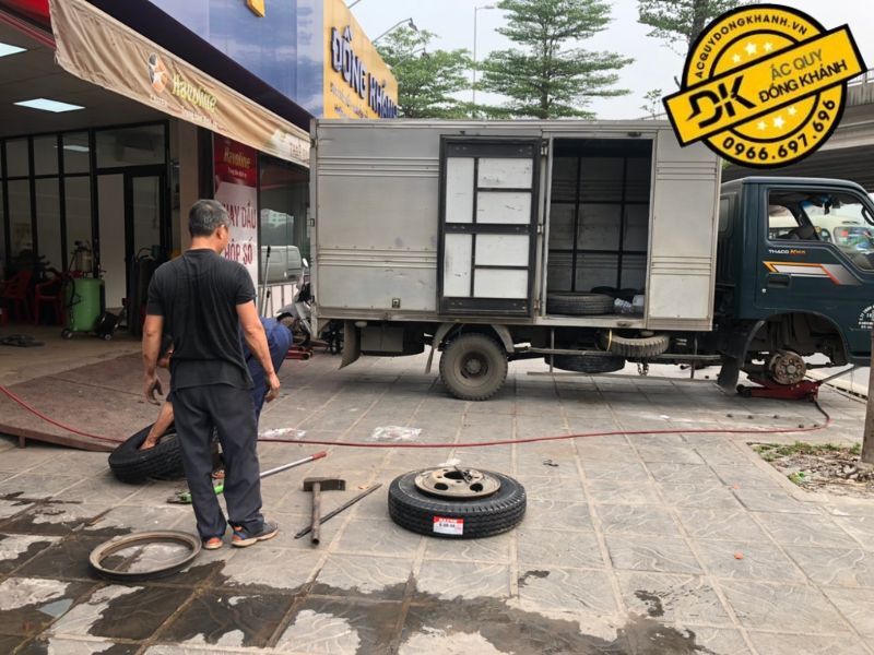 Lắp đặt lốp Maxxis