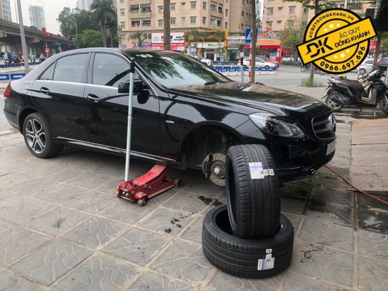 Lốp Michelin 245/40r18 Piot Sport 5 Lắp Đặt Cho Xe Mercedes E200 2.0 Tại Đồng Khánh Car Service