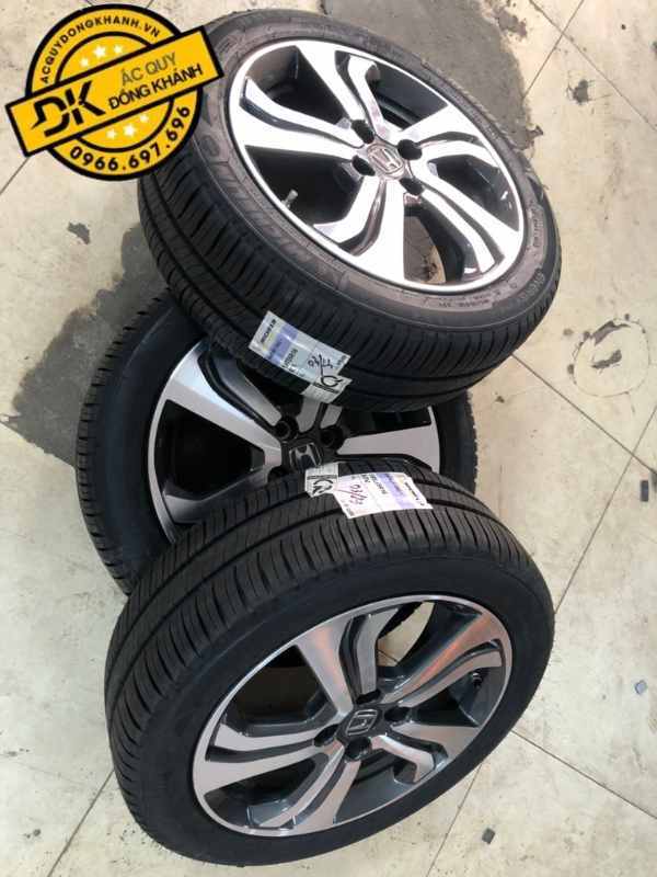Lốp Michelin 185/60r15 gai XM2+